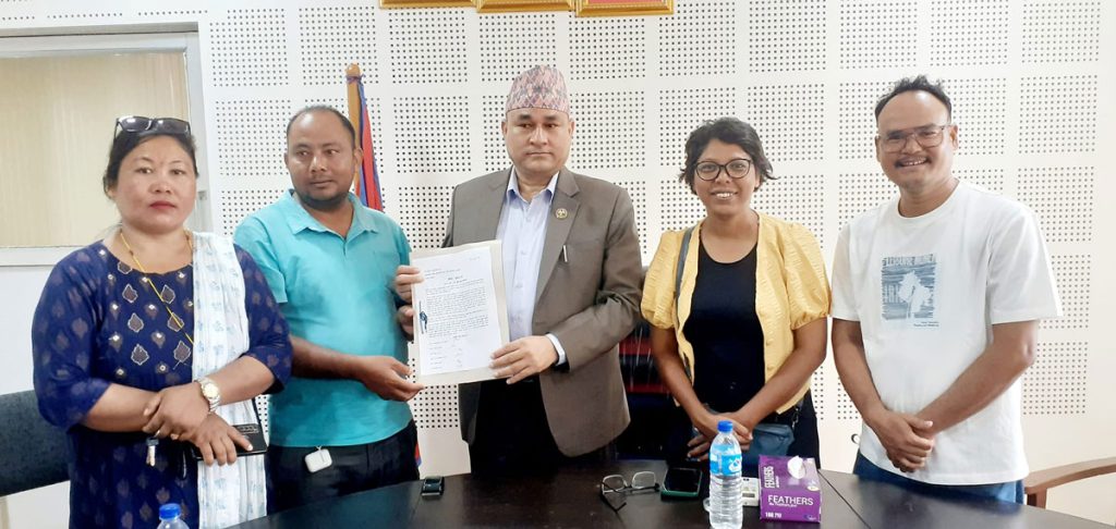 गुरही पर्वमा बिदा दिन माग सहित मुख्यमन्त्री शाहलाई ज्ञापनपत्र