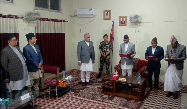 सुदूरपश्चिममा मन्त्रीपरिषद विस्तार, नाउपाका ३ मन्त्रीले खाए सपथ