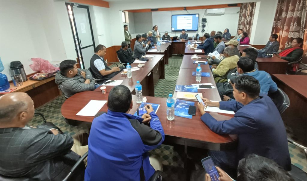 मास्टर्समा थारूको कला–संस्कृतिबारे पाठ्यक्रम बनाउन छलफल