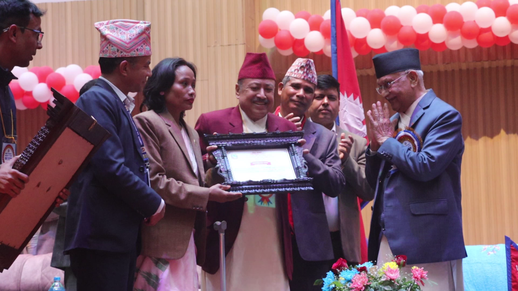 प्रधानमन्त्री ओलीद्वारा धनगढी सभागृहको उद्घाटन