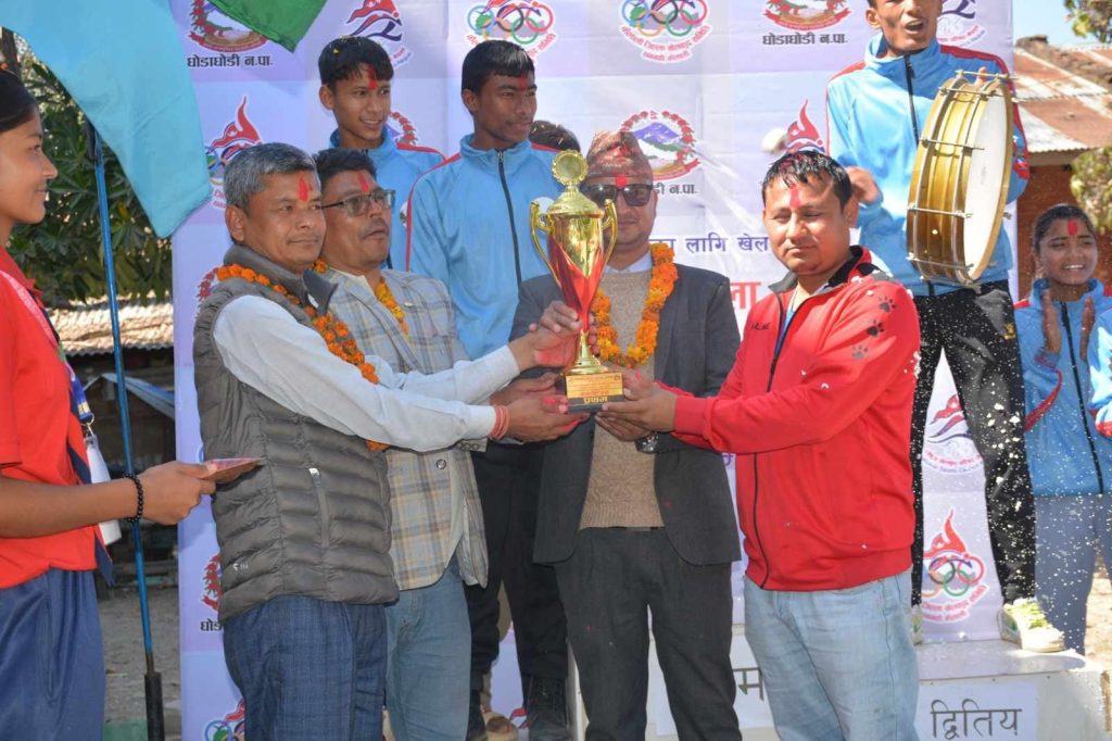 घोडाघोडीलाई जिल्ला स्तरीय राष्ट्रपति रनिङ शिल्डको उपाधि