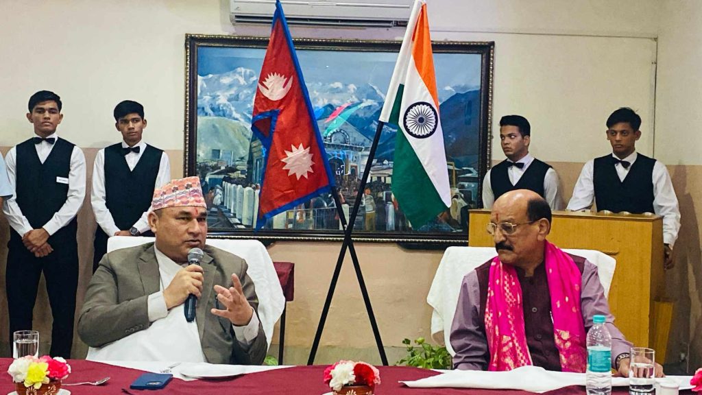 मुख्यमन्त्री शाह र उत्तराखण्ड प्रदेशका मन्त्रीबिच भेटघाट