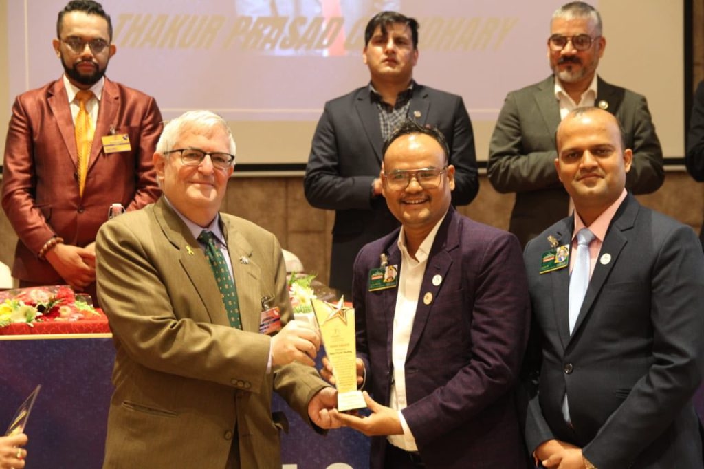 युवा अभियन्ता ठाकुर करियाप्रधानलाई अन्तर्राष्ट्रिय मानवअधिकार हिरो अवार्ड