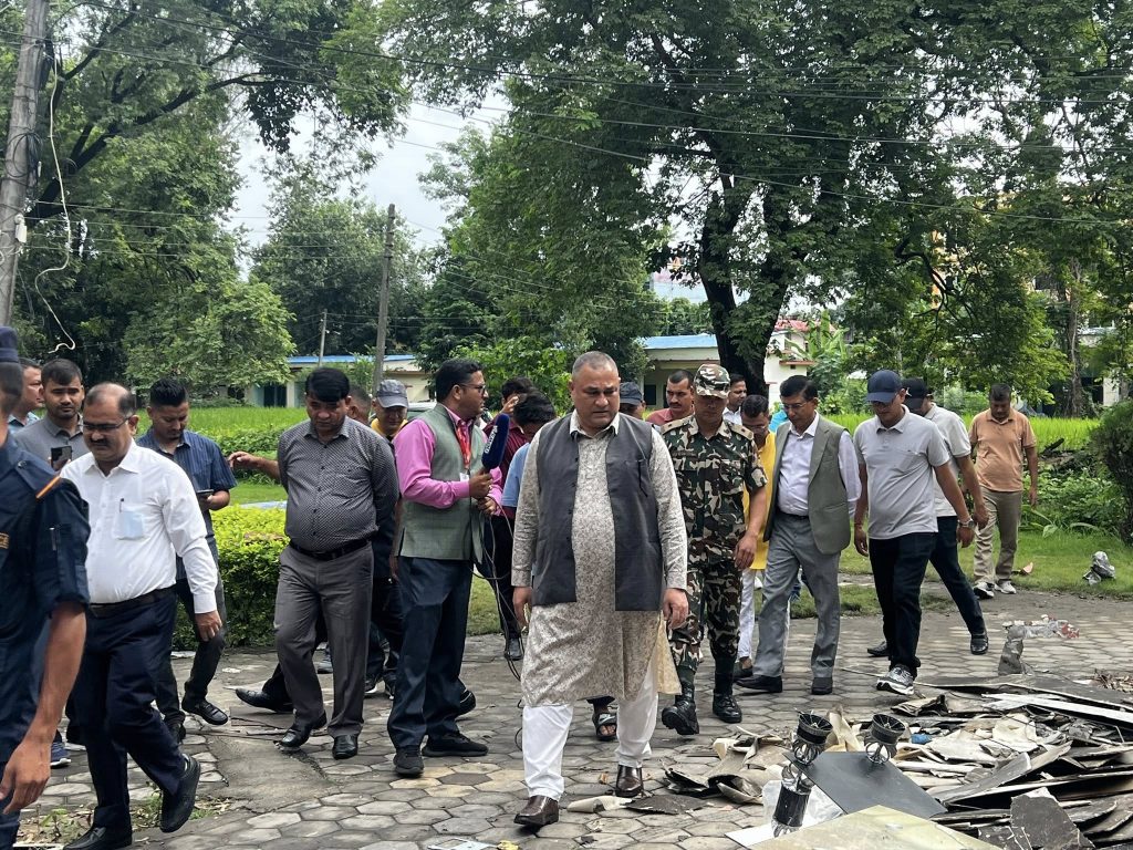 मुख्यमन्त्री शाहसे क्षतिग्रस्त भौतिक संरचनाके अनुगमन