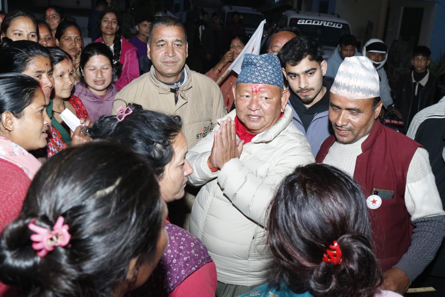 चुनावी अभियानलाई तीव्र बनाउदै नेता आले
