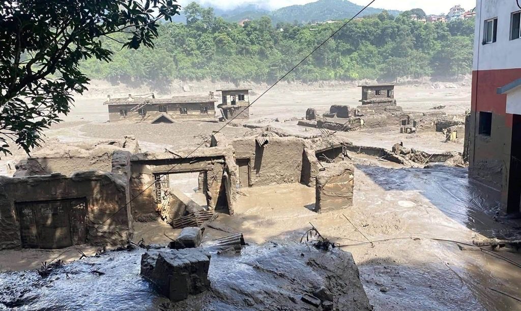 रसुवा बाढीमा ८२६ जना सम्पर्कविहीन, १६५ शव फेला